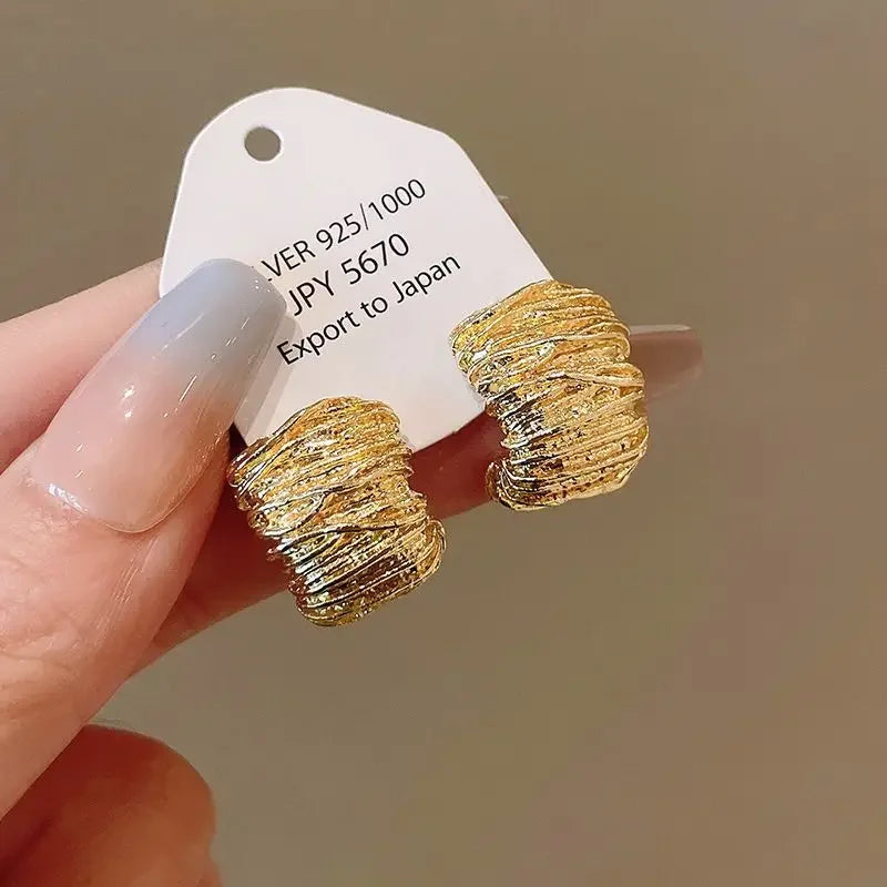 Elegantes brincos vintage em forma de gota de água com imitação de pérola, estilo irregular, para mulher. joias encantadoras e modernas, perfeitas para casamentos e aniversários.