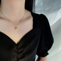 Colar Dourado Coração Pêssego Gravado Love | Corrente Clavícula Presente