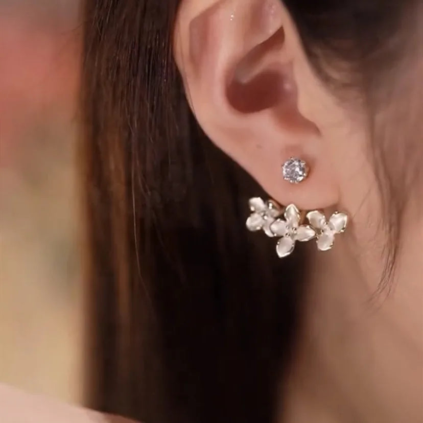 Brincos de pérola com borla, luxuosos e leves. joias sofisticadas para festas e eventos.