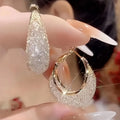 Brincos Argola com Malha Brilhante e Strass – Estilo Elegante para Festas
