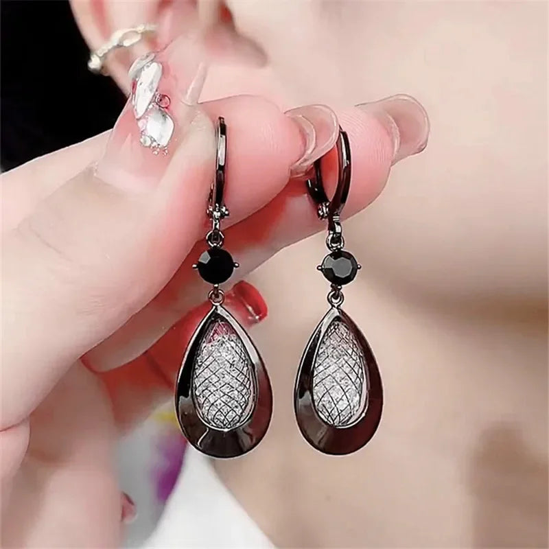 Elegantes brincos vintage em forma de gota de água com imitação de pérola, estilo irregular, para mulher. joias encantadoras e modernas, perfeitas para casamentos e aniversários.